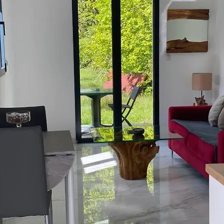 Tiny House Dalia Jardin & Foret 10 Min De La Gare Holiday home *